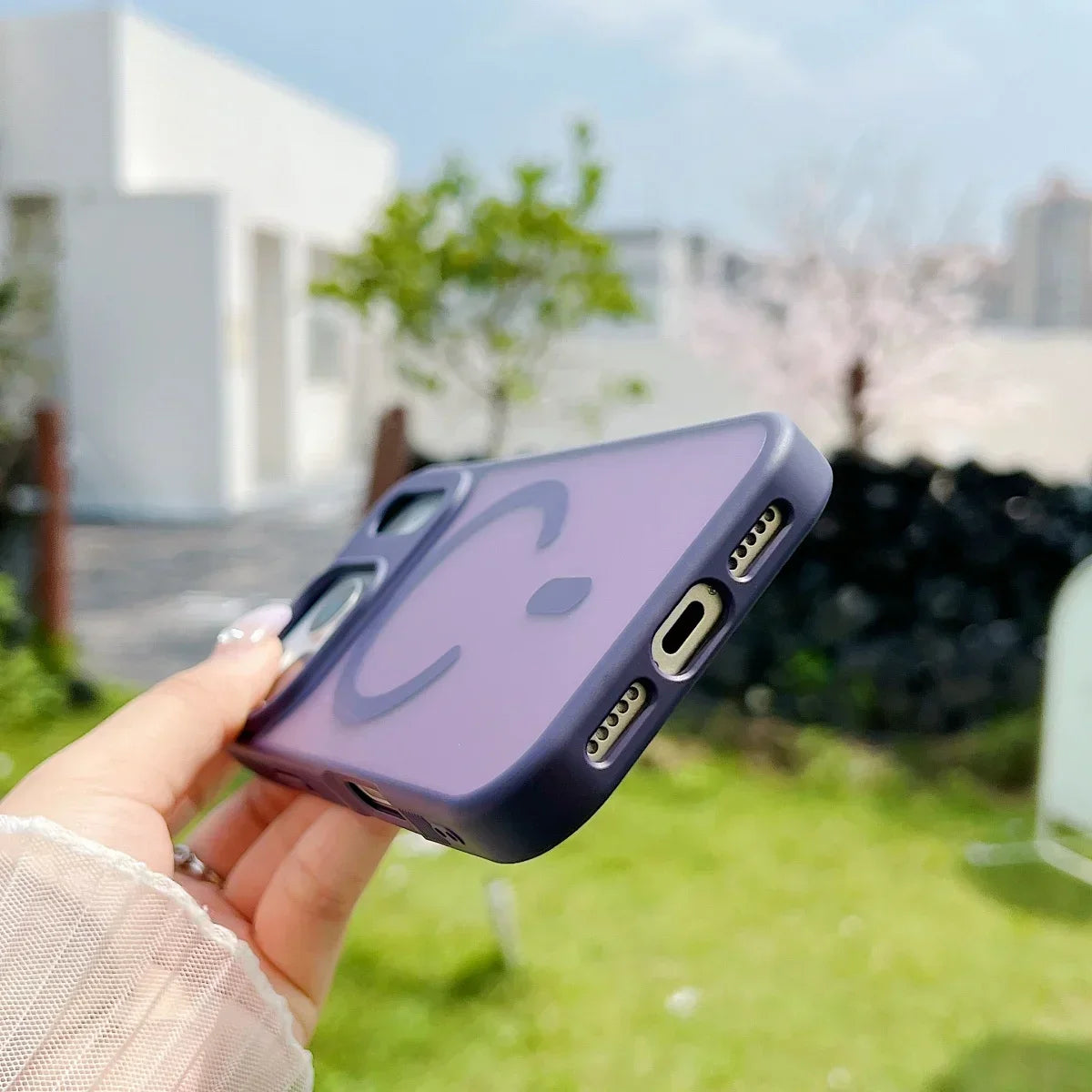 Matte Translucent Magnetic Case iPhone 17 Pro Max